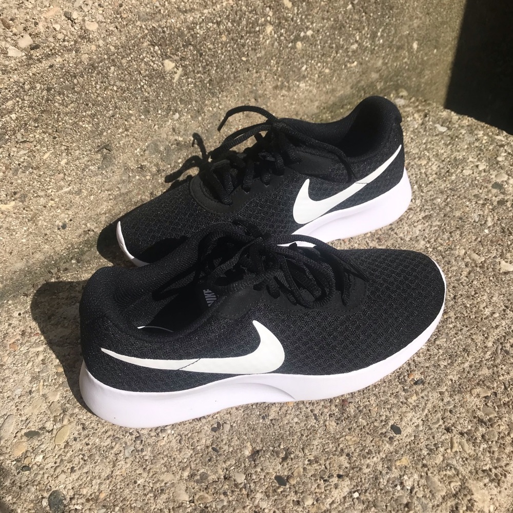 Nike Tanjun Women’s